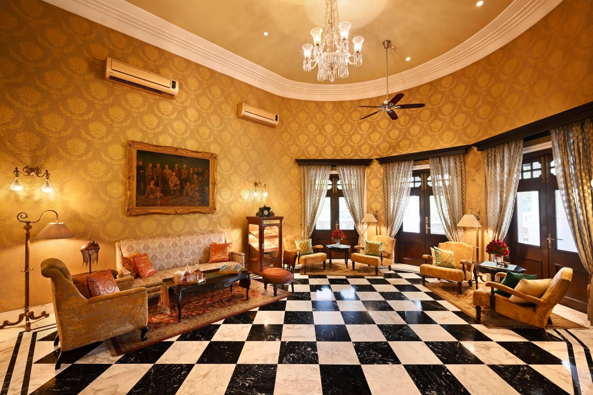 Taj Nadesar Palace Benares Buitenkant foto