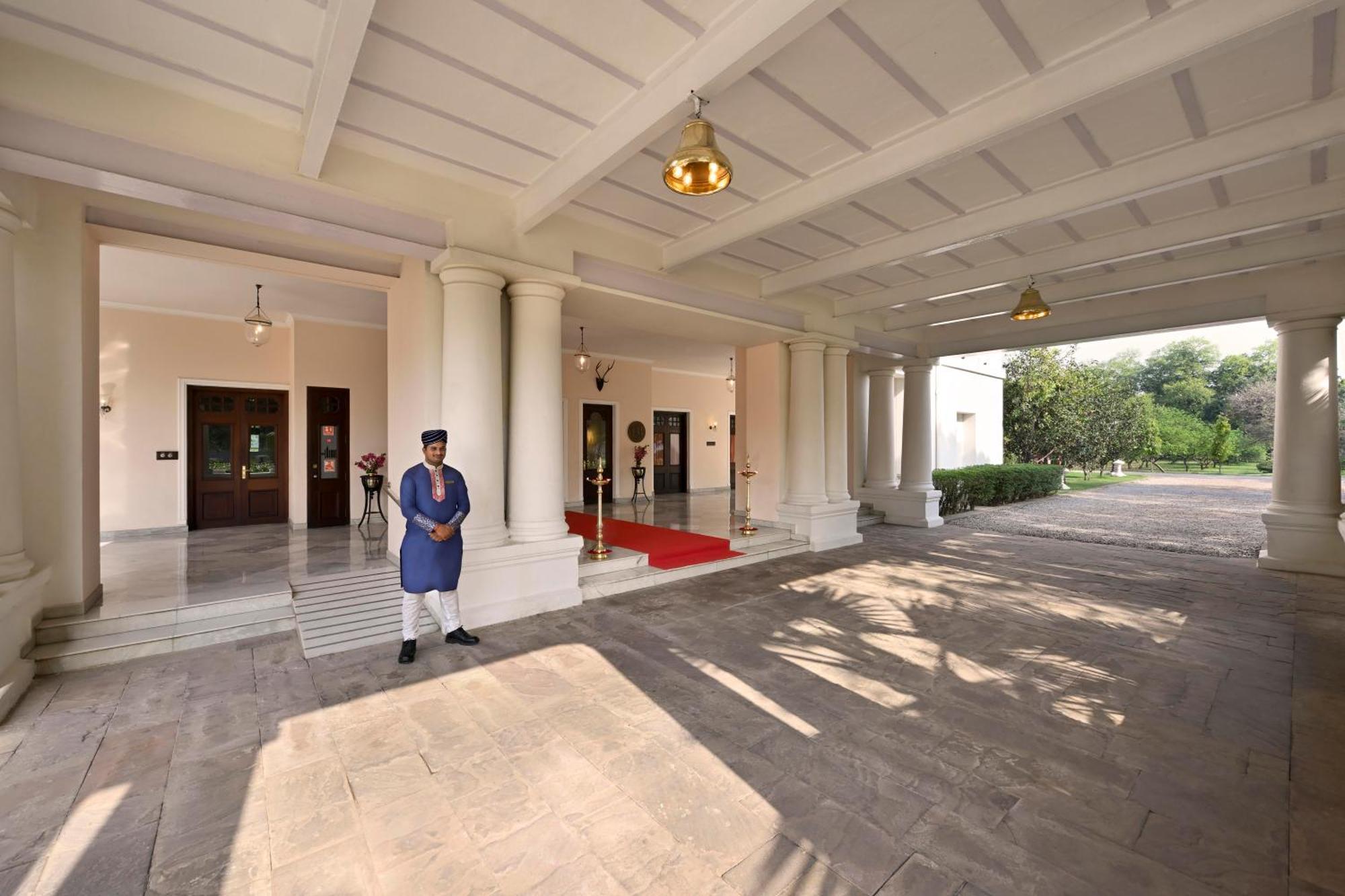 Taj Nadesar Palace Benares Buitenkant foto