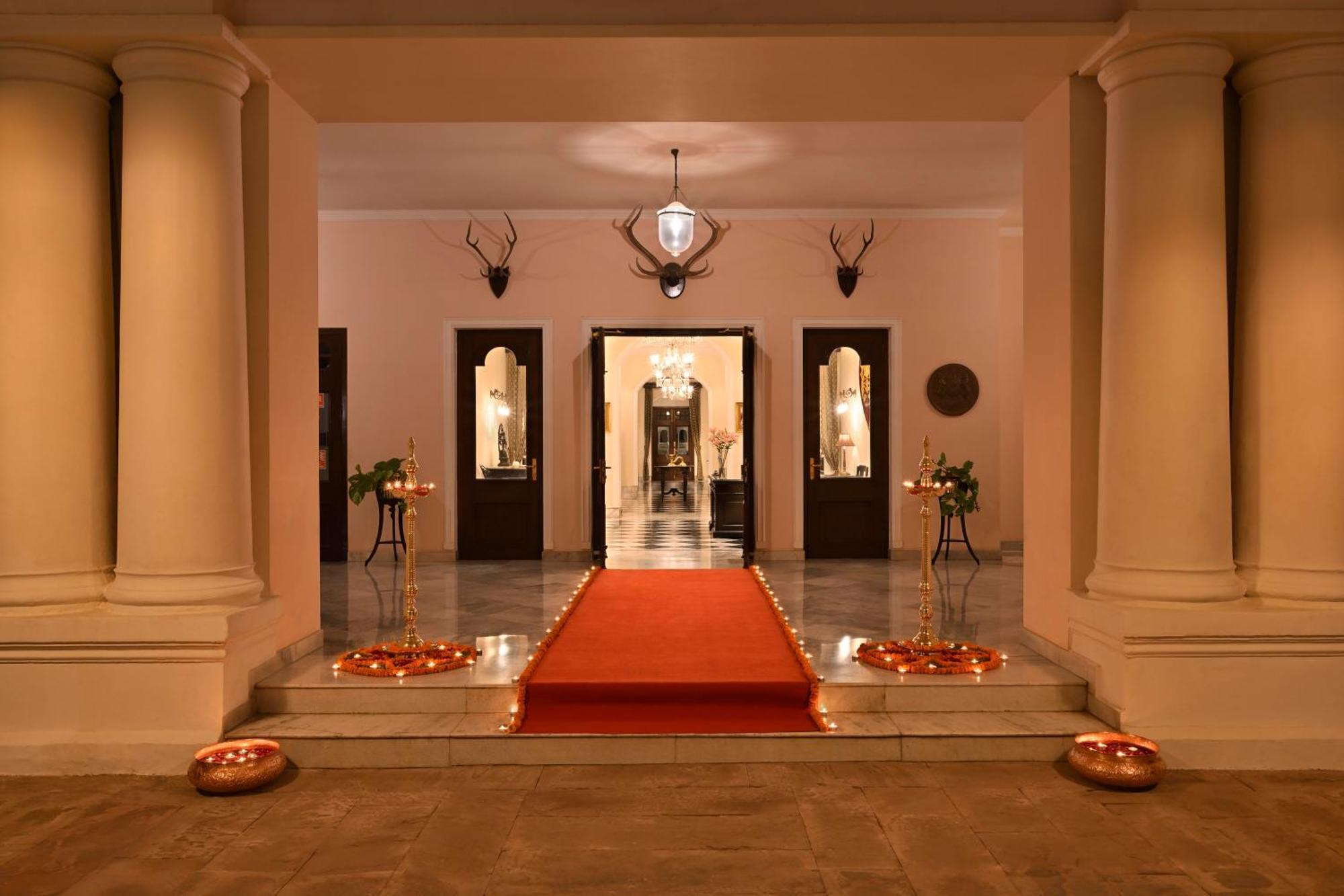 Taj Nadesar Palace Benares Buitenkant foto