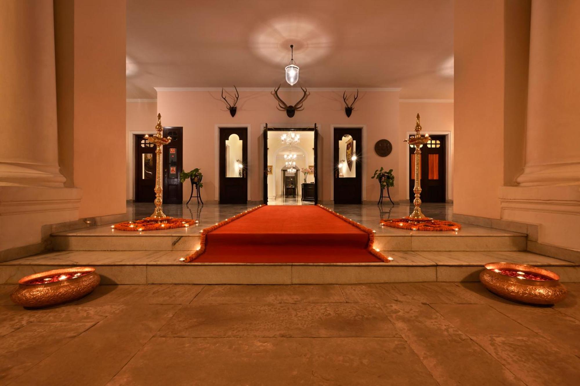 Taj Nadesar Palace Benares Buitenkant foto